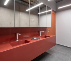 H11 Boutique Office