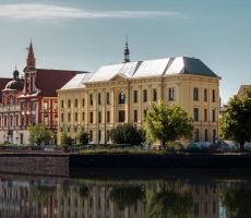 L'Uni
